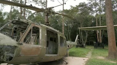 Cu Chi, Vietnam 'da Amerikan helikopter enkazı