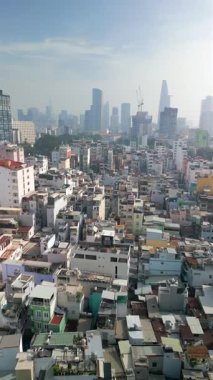 Kentsel binaların ve Ho Chi Minh şehrinin gökyüzü manzarası, Vietnam