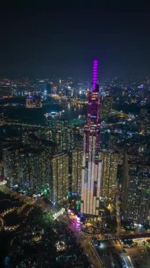 Ho Chi Minh şehrinde gece vakti hava trafiği, Vietnam