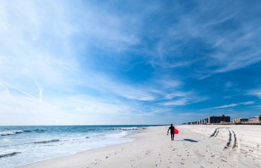 Sunny day on Long Island beach in November