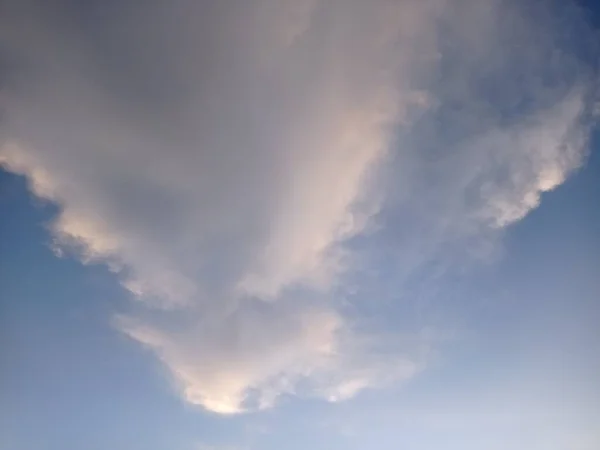 Красивое Небо Облаками Солнцем — стоковое фото
