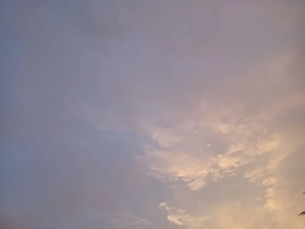 Vakker Solnedgang Himmel Med Skyer – stockfoto