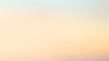 Açık gri vektör parlak dokuyu bulanıklaştırdı. Soyut ve gradyan renkte renkli çizimler. cep telefonları için arkaplan.