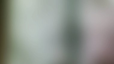 Siyah ve beyaz tonlu soyut bulanık arkaplan.