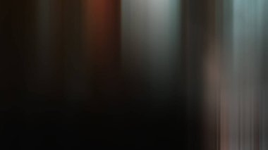 Bir yangın musluğunun bulanık görüntüsü