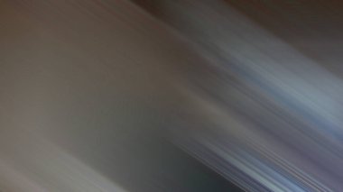 Snowboard 'daki bir kişinin bulanık fotoğrafı.