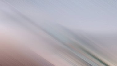 Gökyüzünde uçan bir uçağın bulanık fotoğrafı.