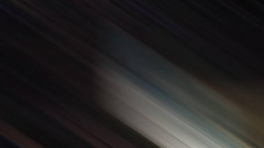 Snowboard 'daki bir insanın bulanık görüntüsü.