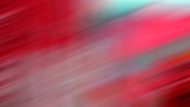 Kırmızı bir şemsiyenin bulanık bir resmi