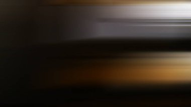 Mikrodalga tepeli bir mikrodalga fırının bulanık fotoğrafı.