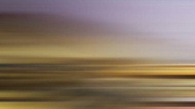 Gökyüzünde uçan bir uçağın bulanık bir resmi.