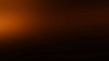 Mum ışığı olan bir mum.