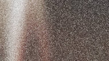 Fırçalanmış yüzeyli çelik desenli soyut metal zemin. Metal fırçalanmış metal yüzey dokusu. Gümüş metalik çelik yüzeyi olan metal