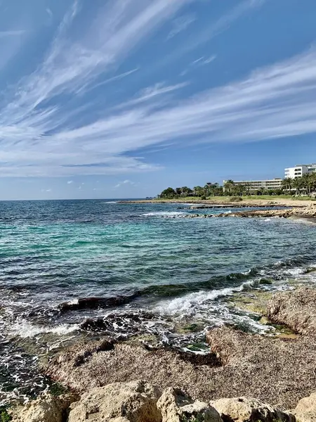 Deniz kıyısının güzel manzarası