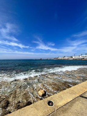 Deniz manzarası ve kumsal.