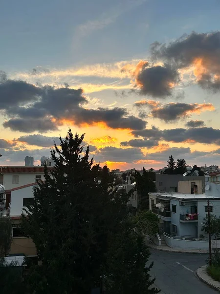 Sonnenuntergang Über Der Stadt Des Dorfes — Stockfoto