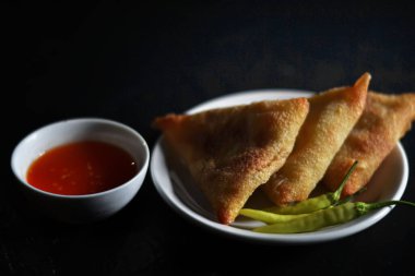 Risoleler - Endonezya yemekleri. Patatesle dolu popüler bir atıştırmalık..