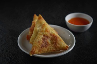 Risoleler - Endonezya yemekleri. Patatesle dolu popüler bir atıştırmalık..