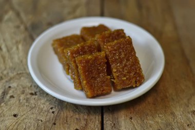 Wajik kek ya da esmer şekerli pirinç keki. Endonezya uzmanlığı.