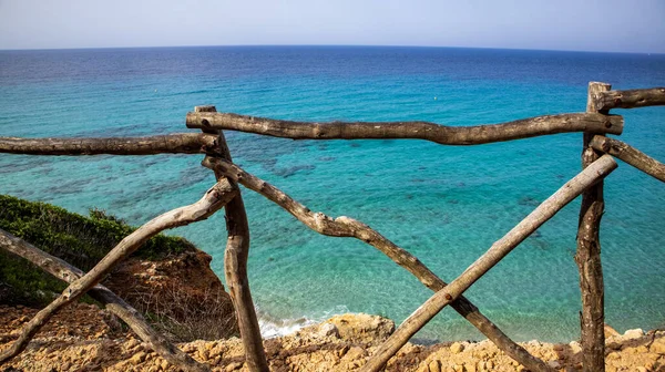 Cala pregonda plajı, menorka adası manzaraları.