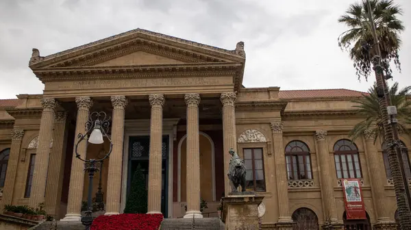 Palermo, Sicilya, İtalya - 10. 22. 02. Opera Sineması