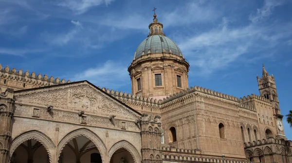 Palermo, Sicilya, İtalya 'nın en ünlü turistik merkezi.