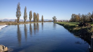Adda nehir manzaraları, Lombardia bölgesi, Kuzey İtalya