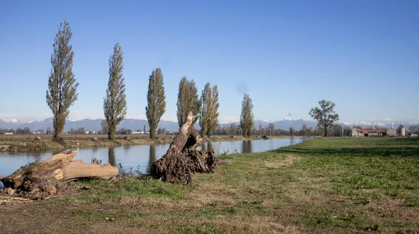 Adda nehir manzaraları, Lombardia bölgesi, Kuzey İtalya