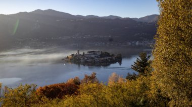Sabah Orta Gölü, İtalya