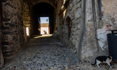 Orta San Giulio, Orta Gölü üzerindeki güzel köy, Piedmont (Piemonte), İtalya.