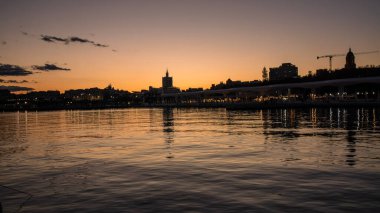 Denizin üzerinde güzel bir gün batımı, Malaga, İspanya