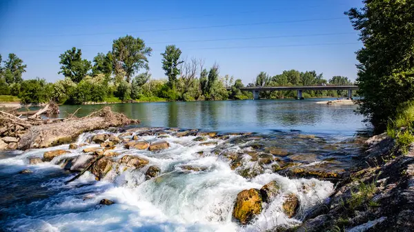 Rocky Manzarası 'nda Akıntı, Adda Nehri, Rivolta d' Adda, İtalya