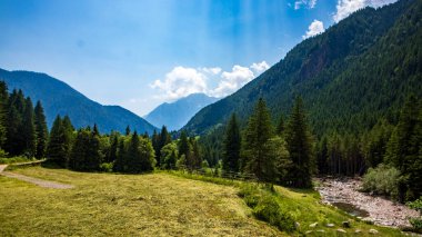 Dağların güzel manzarası