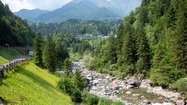 Dağların güzel manzarası