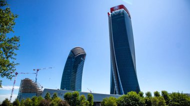 Milano modern şehir hayatı şehrin tasarım ve moda imajı