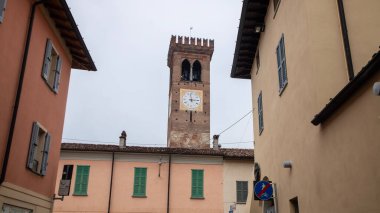 San Sigismondo, Ortaçağ kilise ve kulesi, Rivolta d 'Adda, Cremona, Lombardy, İtalya, 28 Temmuz 2025