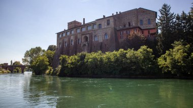 Cassano d 'Adda' daki Visconti Kalesi, Milano, Lombardy, İtalya, 29 Temmuz 2025