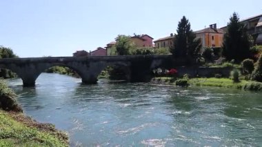 Şehirdeki güzel nehir.