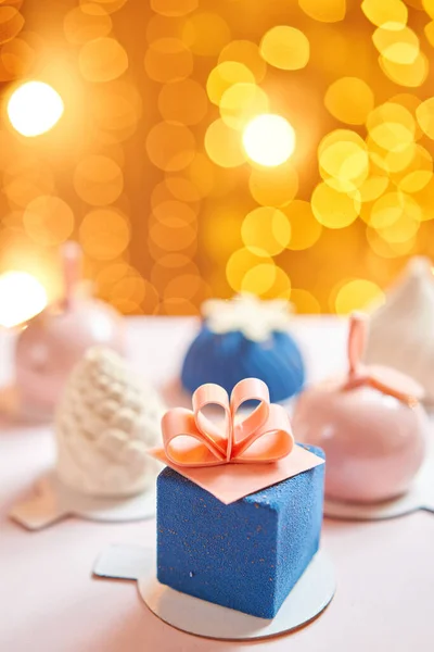 Feliz Cartão Natal Variedade Deliciosos Bolos Doces Ramos Abeto Fundo — Fotografia de Stock