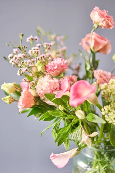 Kytice 012 Dokončené Květinové Aranžmá Váze Pro Domácnost Květiny Prostřeno — Stock fotografie