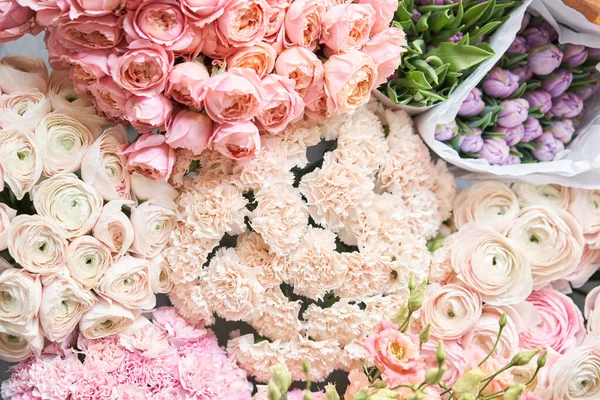 Багато Різних Кольорів Вітрина Тло Міксу Квітів Красиві Квіти Каталогу — стокове фото