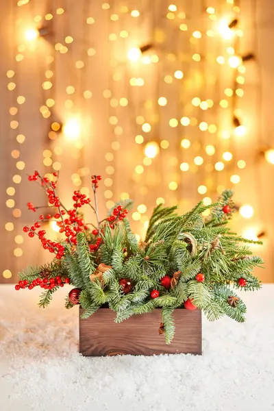 Χριστουγεννιάτικο Ξύλινο Κουτί Κλαδιά Ελάτης Για Τις Διακοπές Εορτασμός Της — Φωτογραφία Αρχείου