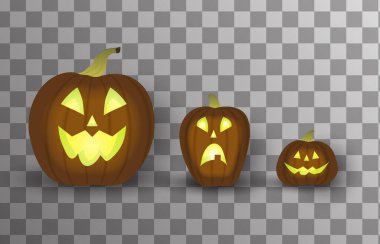 Üç tane parlayan korkutucu oyulmuş Cadılar Bayramı balkabağı seti. Koyu renkli balkabağı fenerleri..