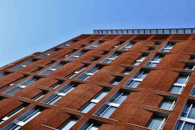 Şehrin modern binası