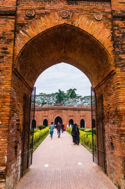 Khulna, Bangladeş 'teki 60 Dome Camii, Seçici Odak