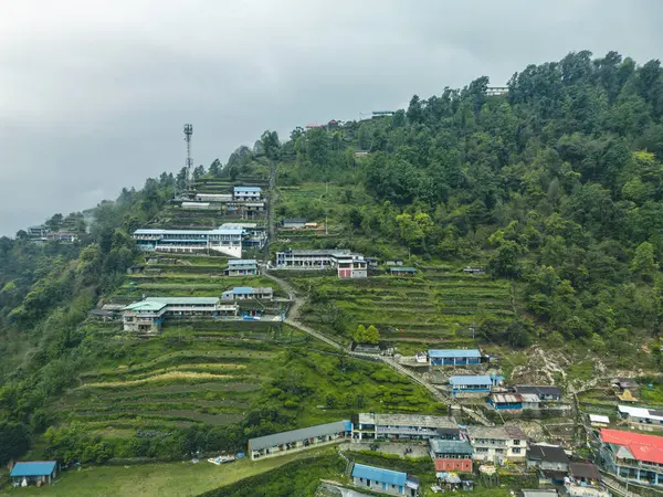 Nepal 'de köy, Nepal köyü, Annapurna sırasında otel.