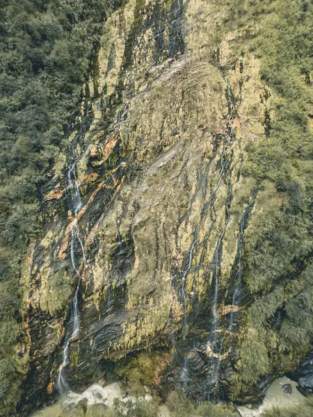 Nepal 'de şelale, en iyi şelale, Annapurna' da şelale.