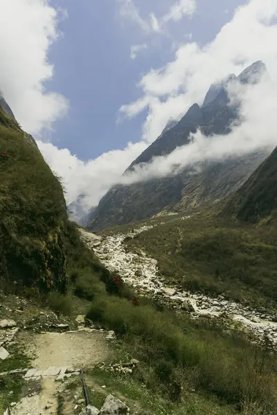 Nepal 'de bir köy, Nepal' de misafir evi, Annapurna Ana Kamp Gezisi, Nepal 'de kırsal bölge, Nepal' de Dağ