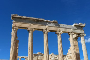 Antik Yunan 'ın cazibesini Partenon' un mermer zarafeti, tarihi ihtişam ve kültürel zenginliğin ortasındaki turizm için bir yol gösterici olarak araştırın.