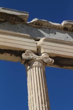 Antik Yunan 'ın cazibesini Partenon' un mermer zarafeti, tarihi ihtişam ve kültürel zenginliğin ortasındaki turizm için bir yol gösterici olarak araştırın.